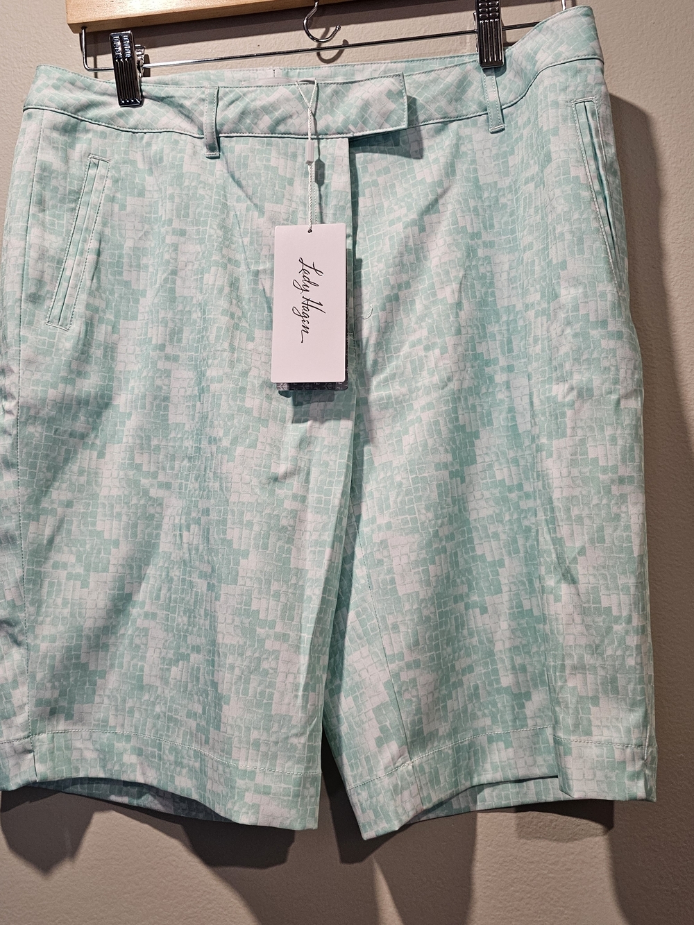 Lady Hagen Mint Geo-Print Flat Front Golf Shorts Calypso Tiled 10"